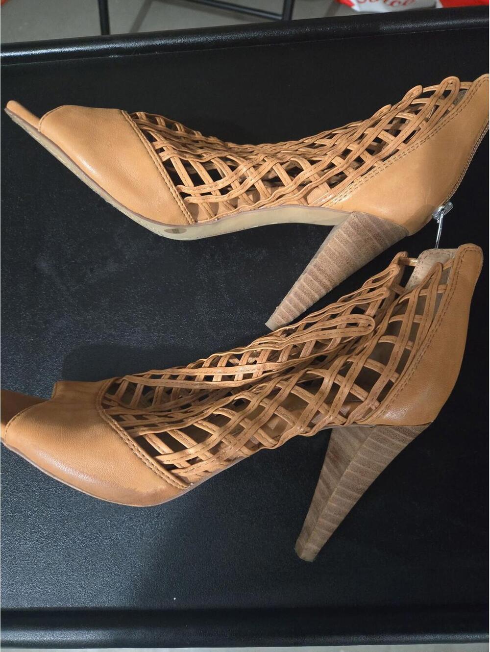 Vince Camuto Tan Leather Cage Peep Toe Booties Size US 6 EU 36.5 - Picture 3 of 5